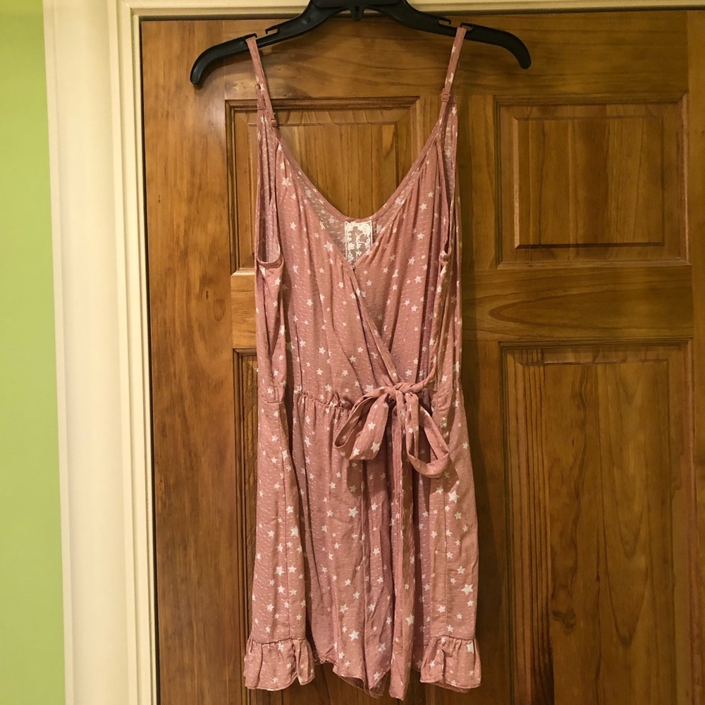 NWOT ‼️ Sadie and Sage Star Romper - Picture 2 of 10